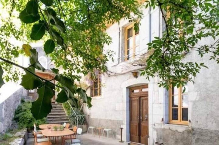 Location de vacances pour 15 personnes, avec Balcon à Les Échelles