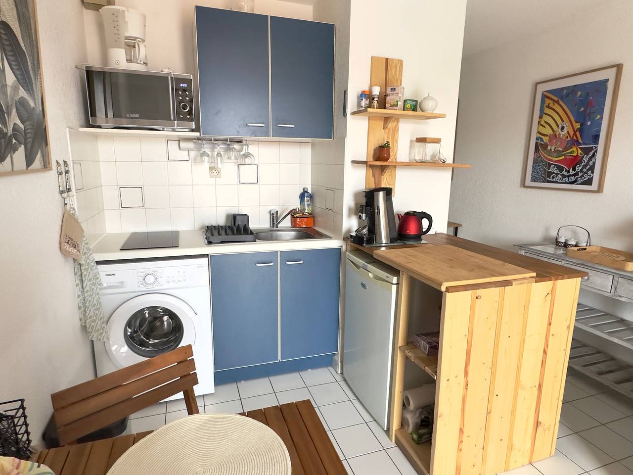 Appartamento intero, T2 Apartment in Collioure with terrace and parking, direct beach access in La Côte Vermeille, Collioure