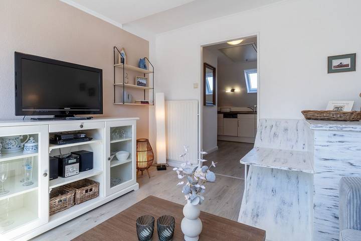 Ganze Wohnung, Schöne 2-Zimmerwohnung im 1. Obergeschoss mit Balkon im Ortsteil Dorf in St. Peter-Bad, St. Peter-Ording