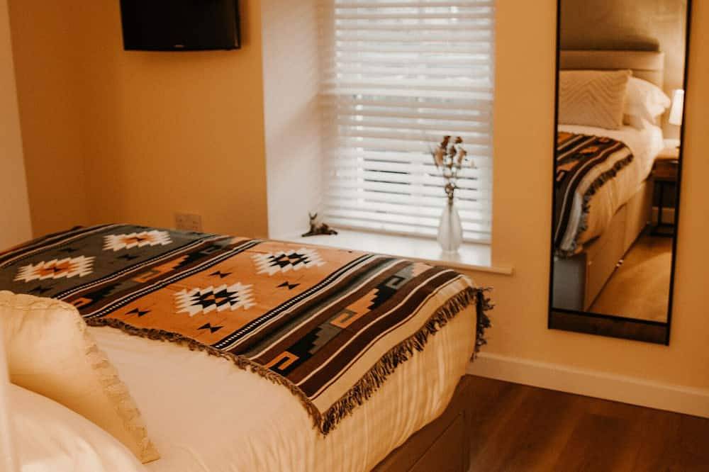 Tap Cottage with Hot Tub - Ulverston in Ulverston, Lake District