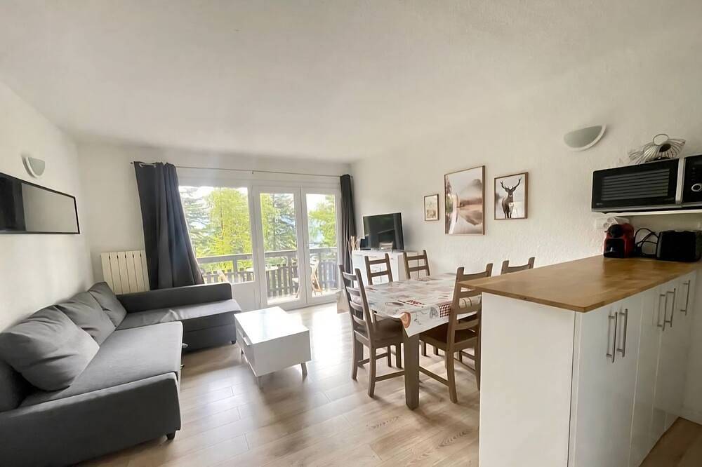 Appartement entier, Praloup 1600 balcon vue magique sur forêt in Pra-Loup, Parc national du Mercantour