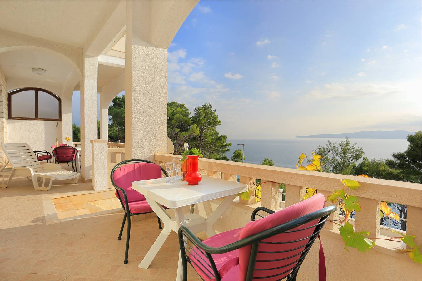 Ganze Wohnung, 1-Zimmer-Ferienwohnung mit Terrasse und Meerblick Brela, Makarska A-6006-b in Brela, Makarska Riviera