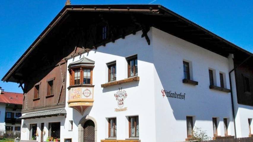 Ferienwohnung für 4 Personen, mit Terrasse und Garten sowie Ausblick in Mutters