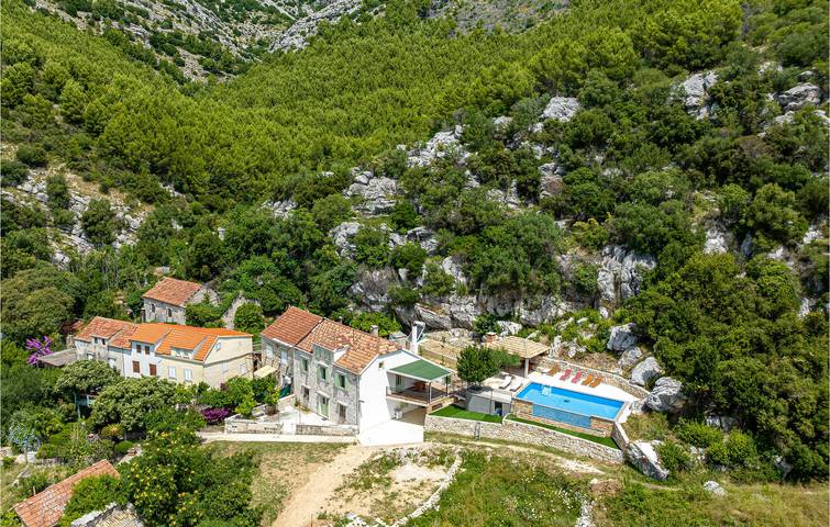 Moderne 170 m² große Wohnung mit Pool, Terrasse und 2,5 km Entfernung zum Strand in Viganj, Dubrovnik-Neretva