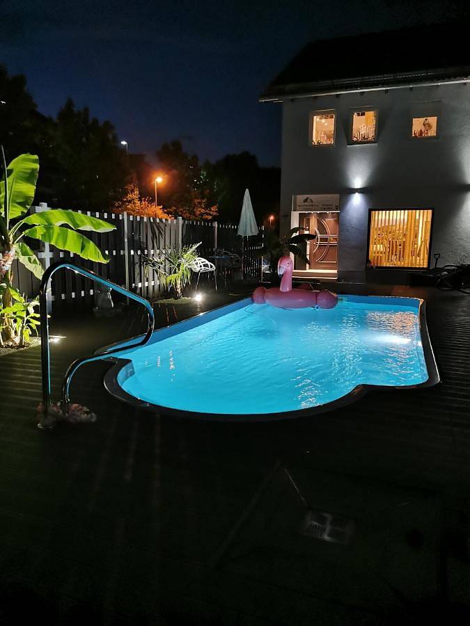 Ferienwohnung für 6 Personen, mit Terrasse und Garten sowie Pool und Sauna in Wertheim - 2