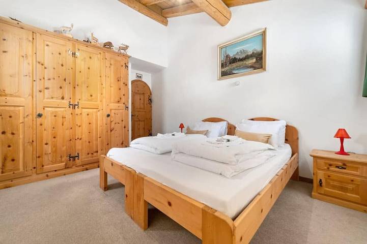 Ganze Wohnung, Luxuriöses Chalet St. Moritz mit Panoramablick auf die Berge in Madulain, Sankt Moritz