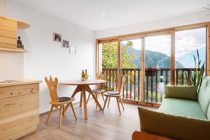 Ferienwohnung für 3 Personen, mit Balkon und Garten