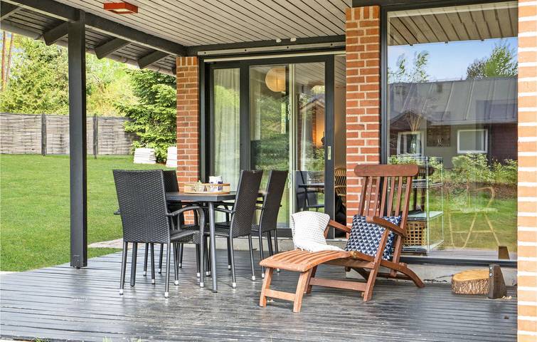 Ferienhaus für 5 Personen mit Terrasse in Dejret, Knebel
