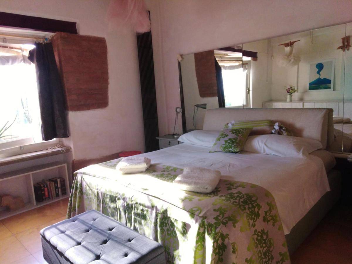 Two-Bedroom House in Posillipo, Napoli