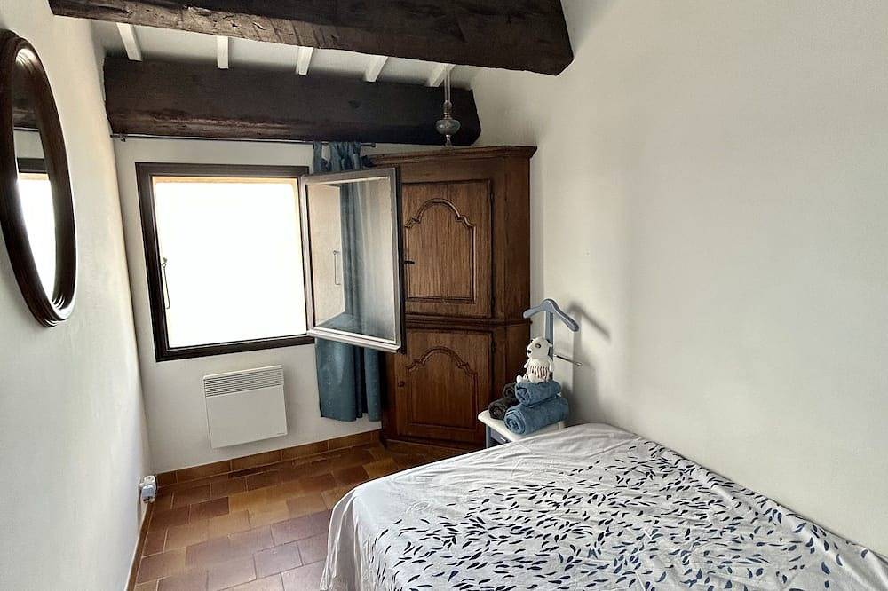 Beachfront villa, terrace and air conditioning, 5 min beach in Sausset-les-Pins, Mediterranean Coast (France)