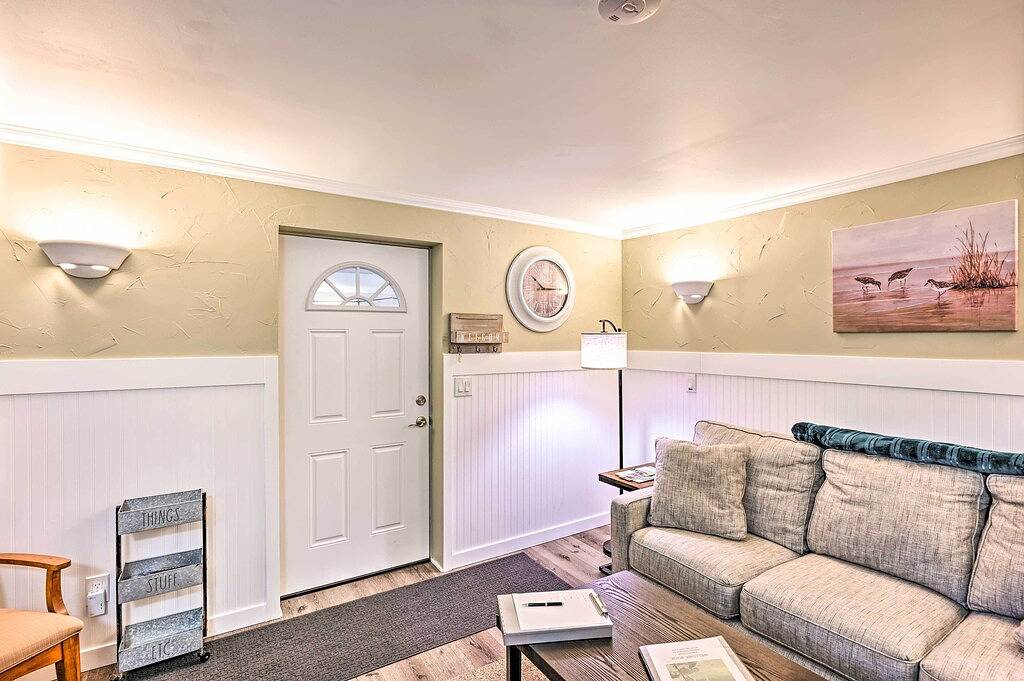 Charming Updated Retreat Walk to Lake Stevens! in Lake Stevens, Mount Baker-Snoqualmie Nationalwald