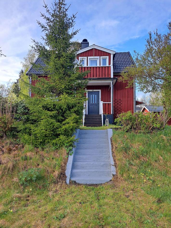 Hus för 5 Personer, med trädgård och balkong i Värmland
