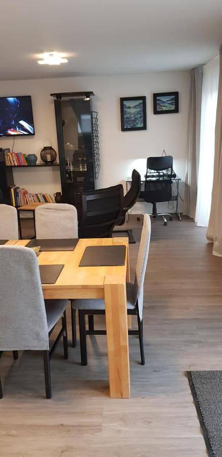 Ferienwohnung für 4 Personen, mit Terrasse und Garten sowie Ausblick am Phantasialand