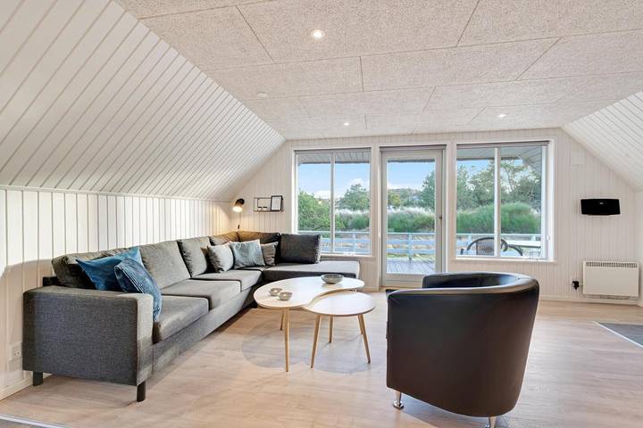 Gemütliches Reetdachhaus im Ferienort Henne Strand mit Sauna in Henne, Varde