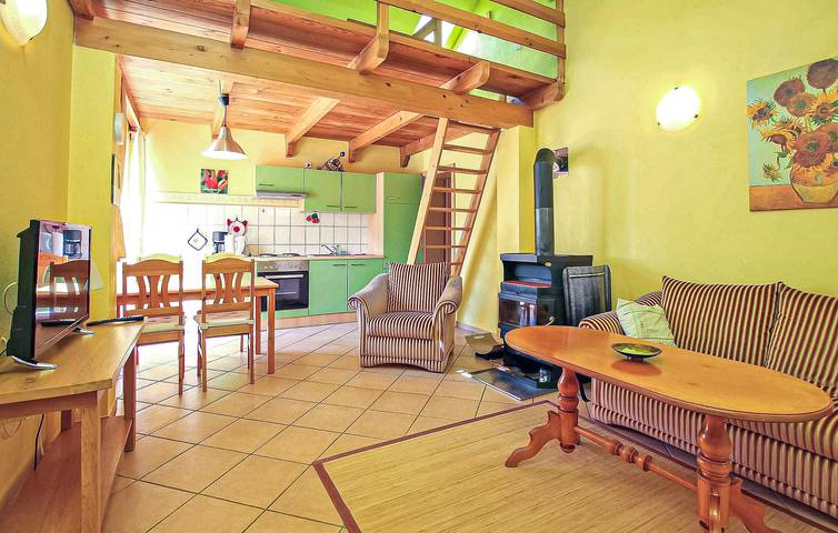 Gemütliche Wohnung mit Terrasse & Garten bei Hüttensee in Zechlinerhütte, Rheinsberg