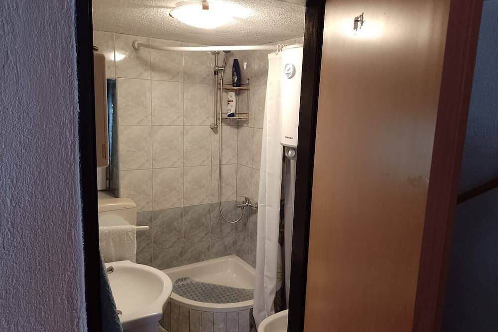 Holiday Home Vucina - Two Bedroom Holiday Home in Jablanac, Naturpark Velebit