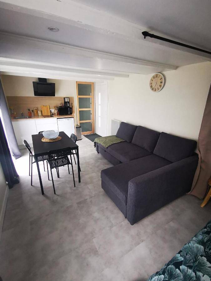 Appartement entier, Hébergement cosy avec parking et entrée autonome in Paroisse Saint-Damien-en-Châtelleraudais, Vienne (France)