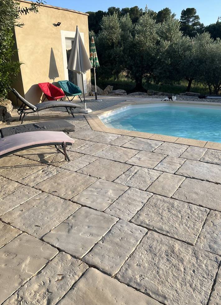 Gîte pour 2 personnes, avec jardin ainsi que terrasse et piscine, animaux acceptés dans le Gard - 2