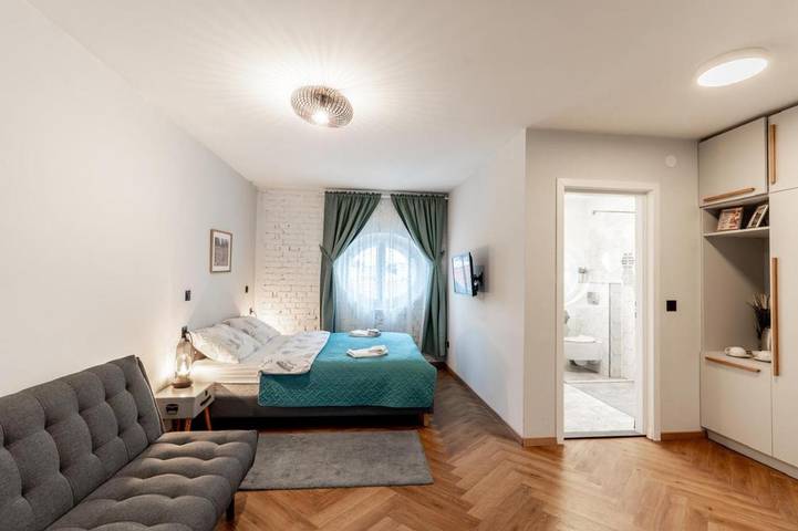 Chambre d’hôte pour 3 personnes, avec Terrasse et Jardin ainsi que Bassin pour enfant et Vue dans Slavonie