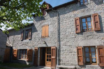 Gîte pour 7 personnes, avec jardin, animaux acceptés à Fau-de-Peyre