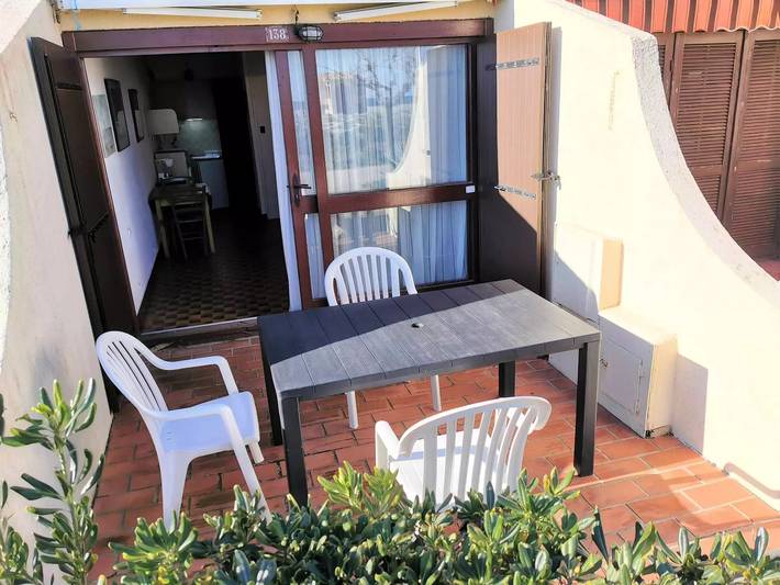 Studio pour 3 personnes, avec terrasse et vue, animaux acceptés