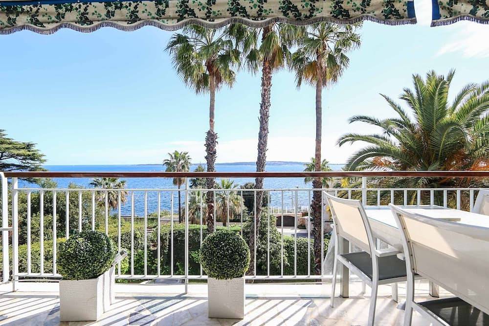 Entire apartment, Cannes Californie - superb apartment with sea view - recommended for holidaymakers ☆☆☆☆☆ in Cannes, Mediterranean Coast (France)