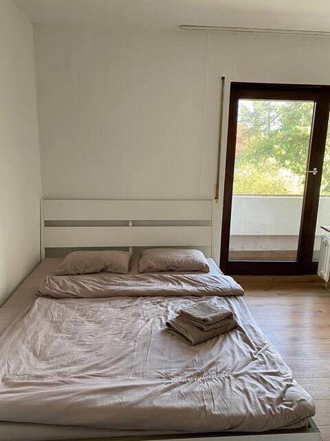Ferienwohnung für 2 Personen, mit Balkon und Ausblick in Eppelheim