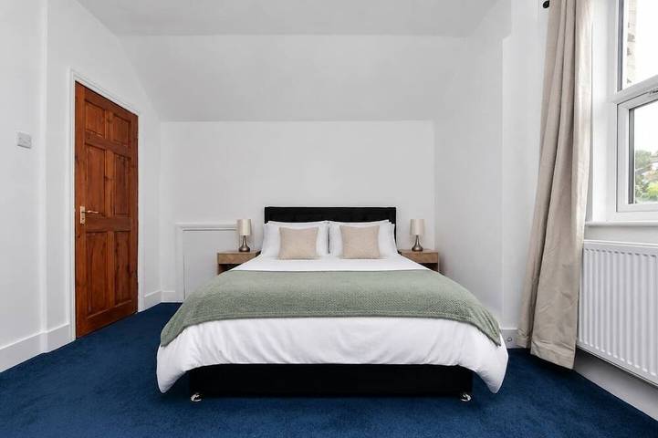 Contractor-Friendly 6Br 6 En-Suites | Free Parking in Dover, Kent
