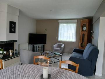 Gîte pour 5 personnes, avec vue sur le lac ainsi que jardin et terrasse, animaux acceptés à Epiniac