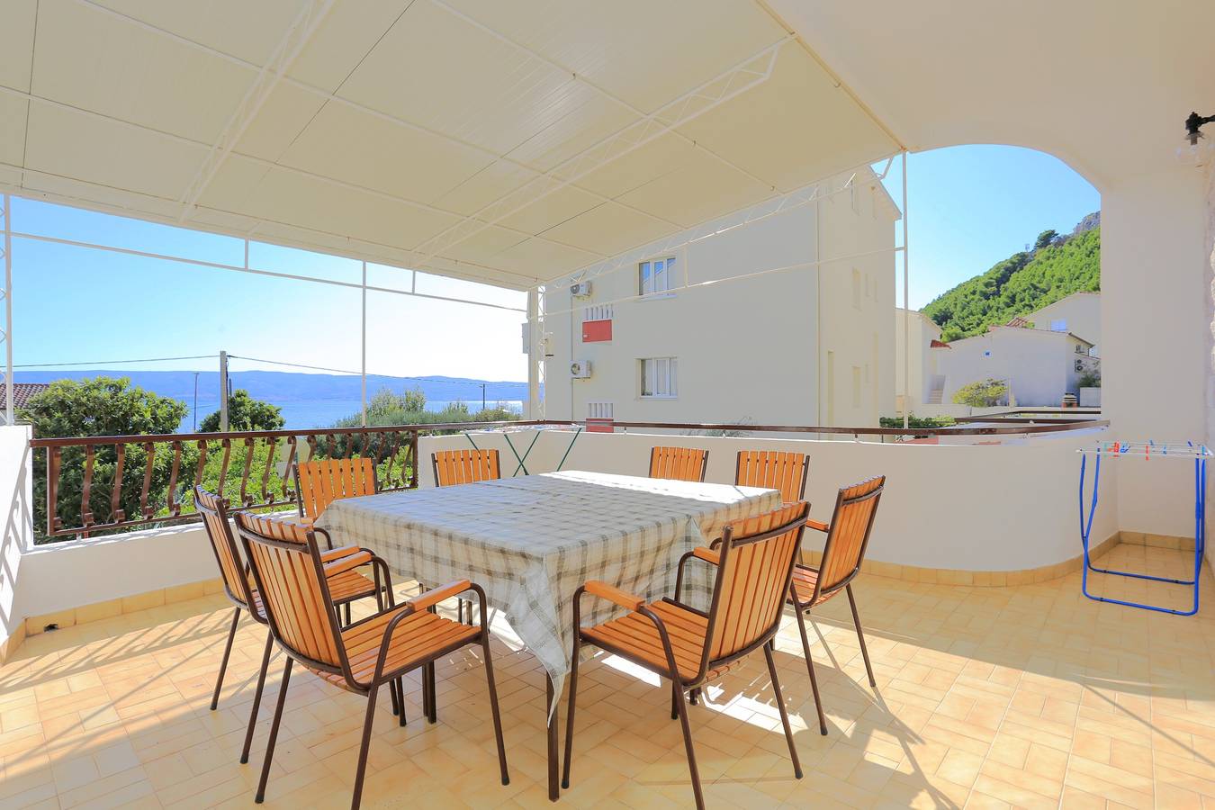 Entire apartment, Three bedroom apartment with terrace and sea view Duće, Omiš A-12687-b in Dugi Rat, Omiš-Riviera