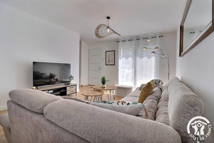 Gîte pour 10 personnes, avec sauna et jacuzzi ainsi que terrasse et jardin dans Saint-Aubin-du-Cormier - 4