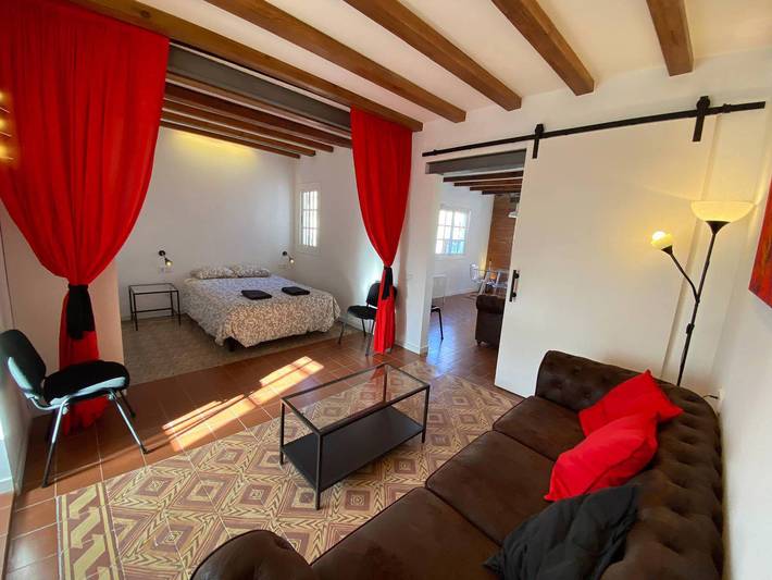 Ganze Wohnung, Ferienwohnung für 3 Personen mit Terrasse in Barcelona Zentrum, Barcelona