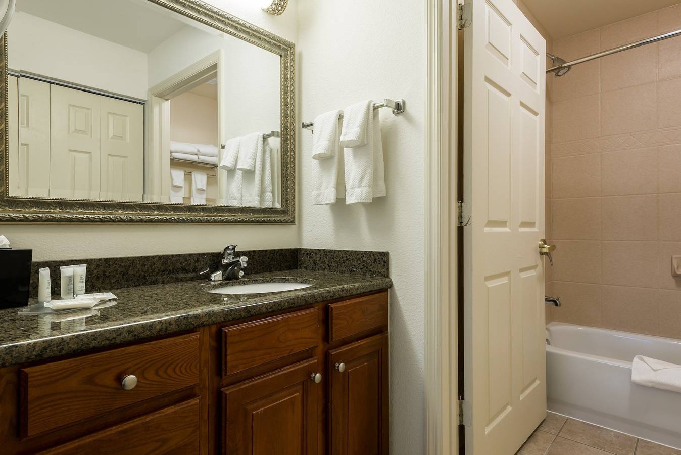 Entire studio, Staybridge Suites Gulf Shores in Mobile Bay