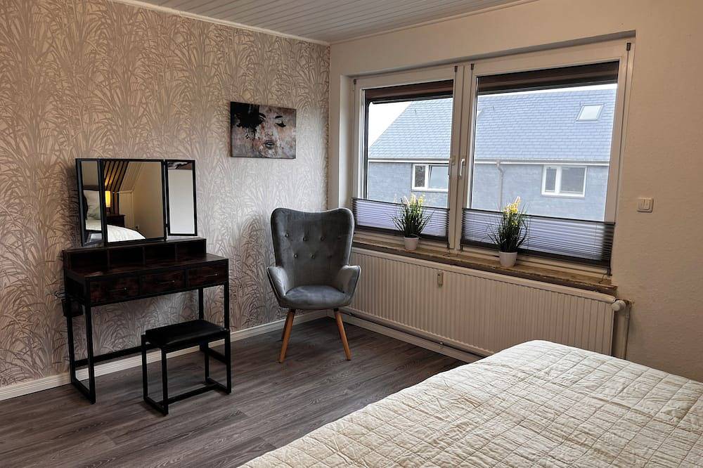 Neues Ferienhaus Ostsee 3km entfernt mit Sauna, Kamin und Garten, Parkplatz in Osdorf, Rendsburg-Eckernförde