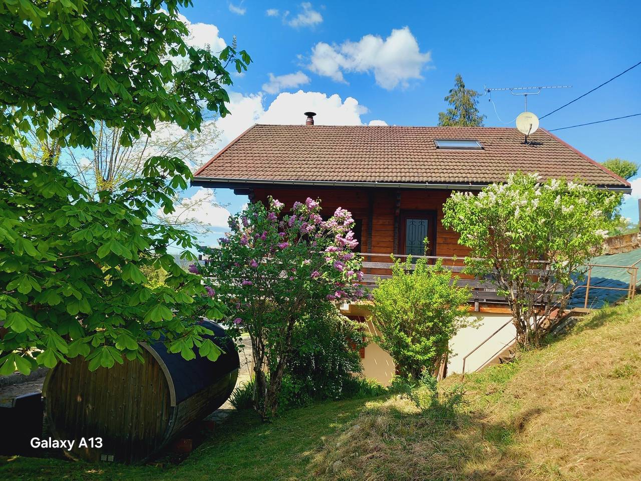 Chalet "Jura" con jardín privado, balcón y Wi-Fi in Doucier, Jura Francais