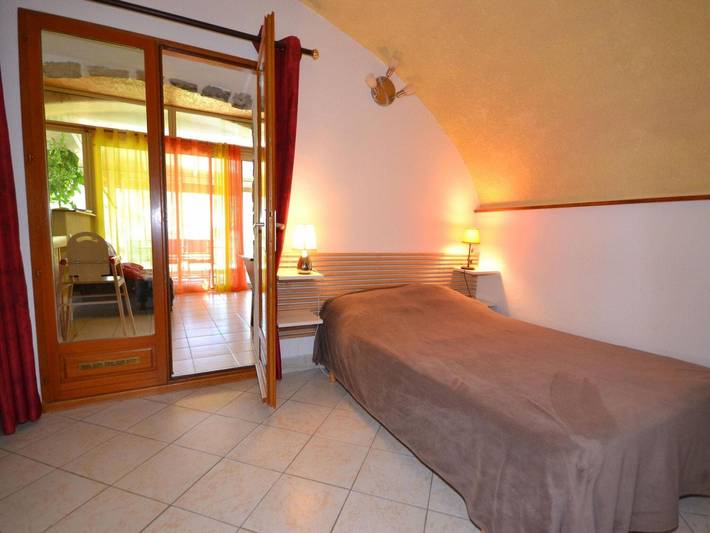 Location de vacances pour 5 personnes, avec jardin et piscine à Lanas - 4