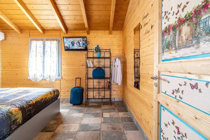 Appartement entier, Maisonnette en bois avec porche et jardin in Spoleto, Province de Pérouse