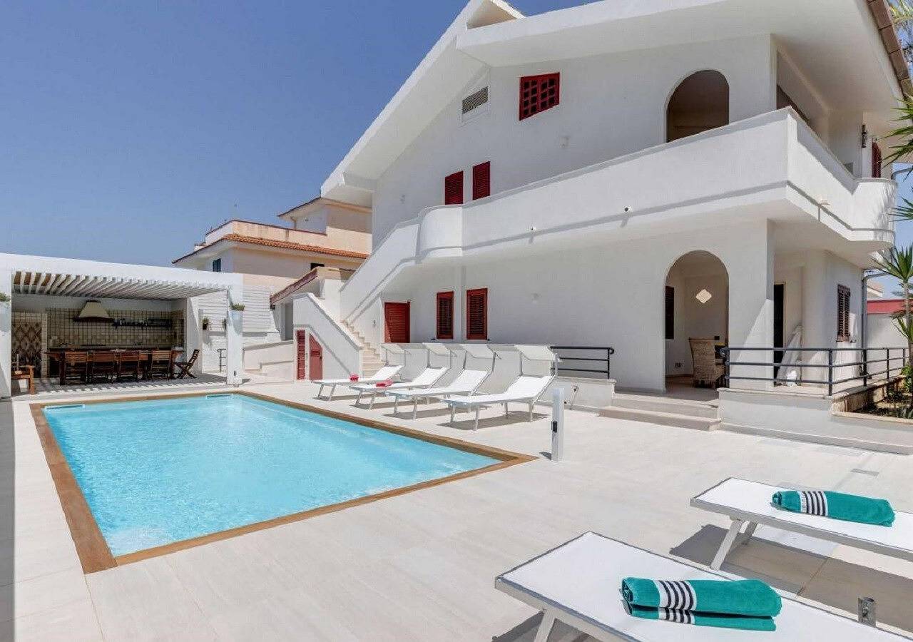 Casa Vacanza per 13 Persone in Spiaggia Santa Maria del Focallo, Ispica
