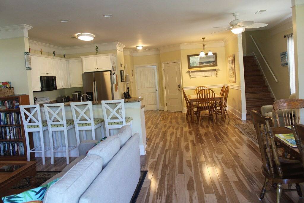 Vacation House for 12 Guests in Oceanside Village, Garden City (SC)