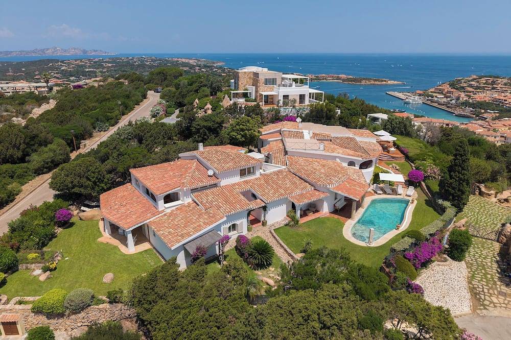 Spectacular panoramic villa in Porto Cervo center in Arzachena, Costa Smeralda