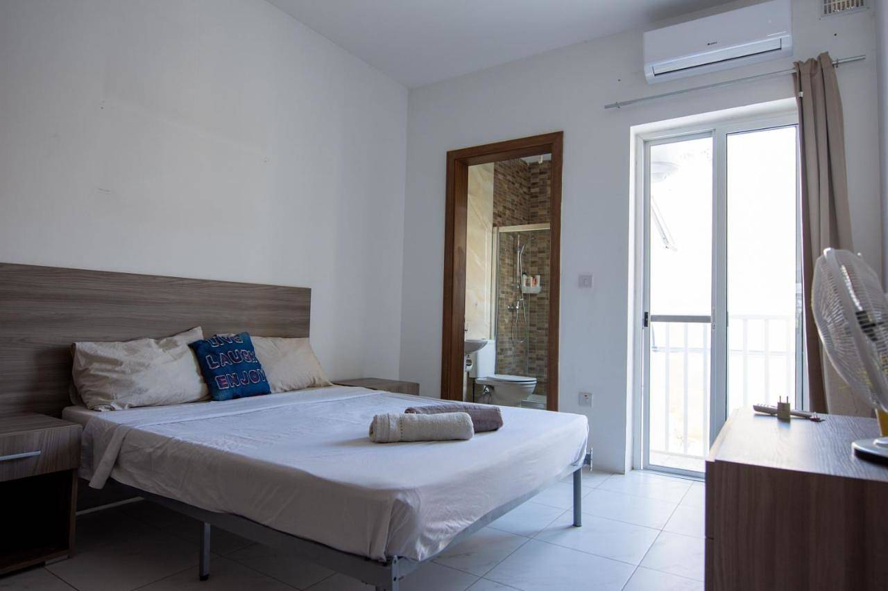 Appartement de vacances entier, Seafront Room in Msida, Île de Malte