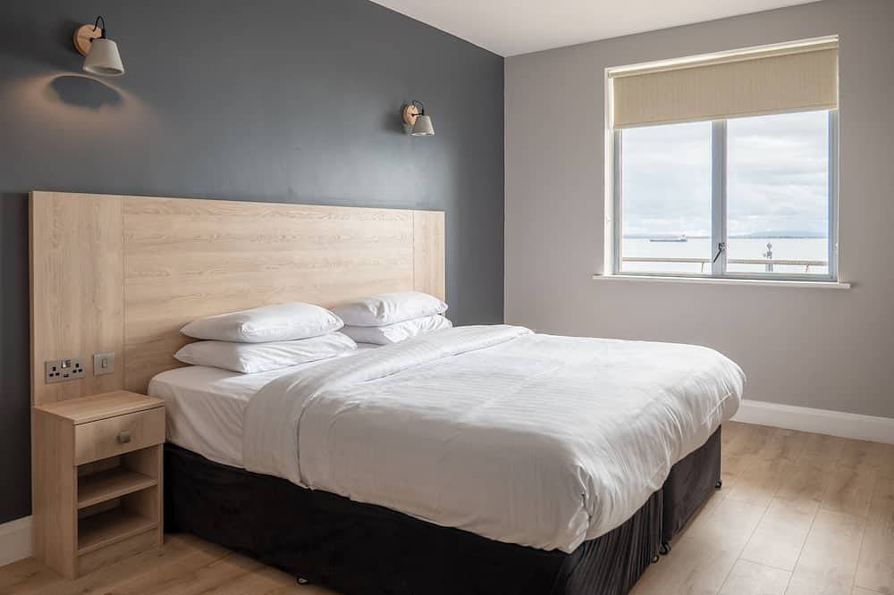 Entire apartment, Breath-taking sea view apartment in Heart of Salthill, Galway in Galway, County Galway