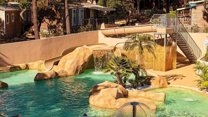Ferienpark für 6 Personen, mit Whirlpool und Pool sowie Garten auf Korsika - 2