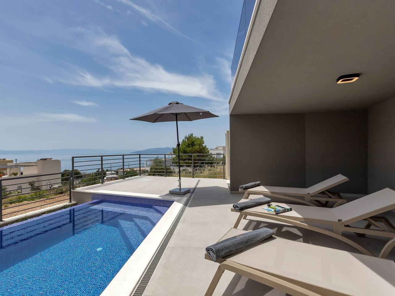 Villa Vip in Makarska mit beheiztem Pool und 4 Schafzimmern in Veliko Brdo, Makarska