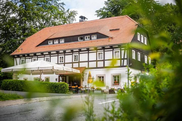 Hotel für 3 Personen, mit Terrasse und Garten sowie Ausblick in Oybin