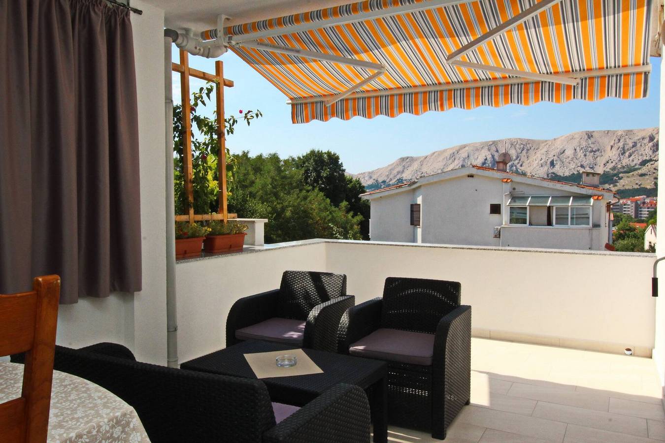 Entire apartment, Apartment Karamarko - with large Balcony in Baska, Krk