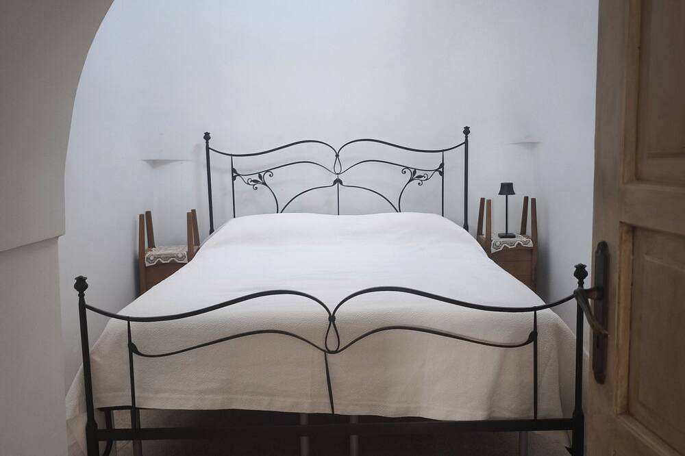 Locomura Cummersa and trullo Locorotondo-Alberobello in Locorotondo, Region de Bari