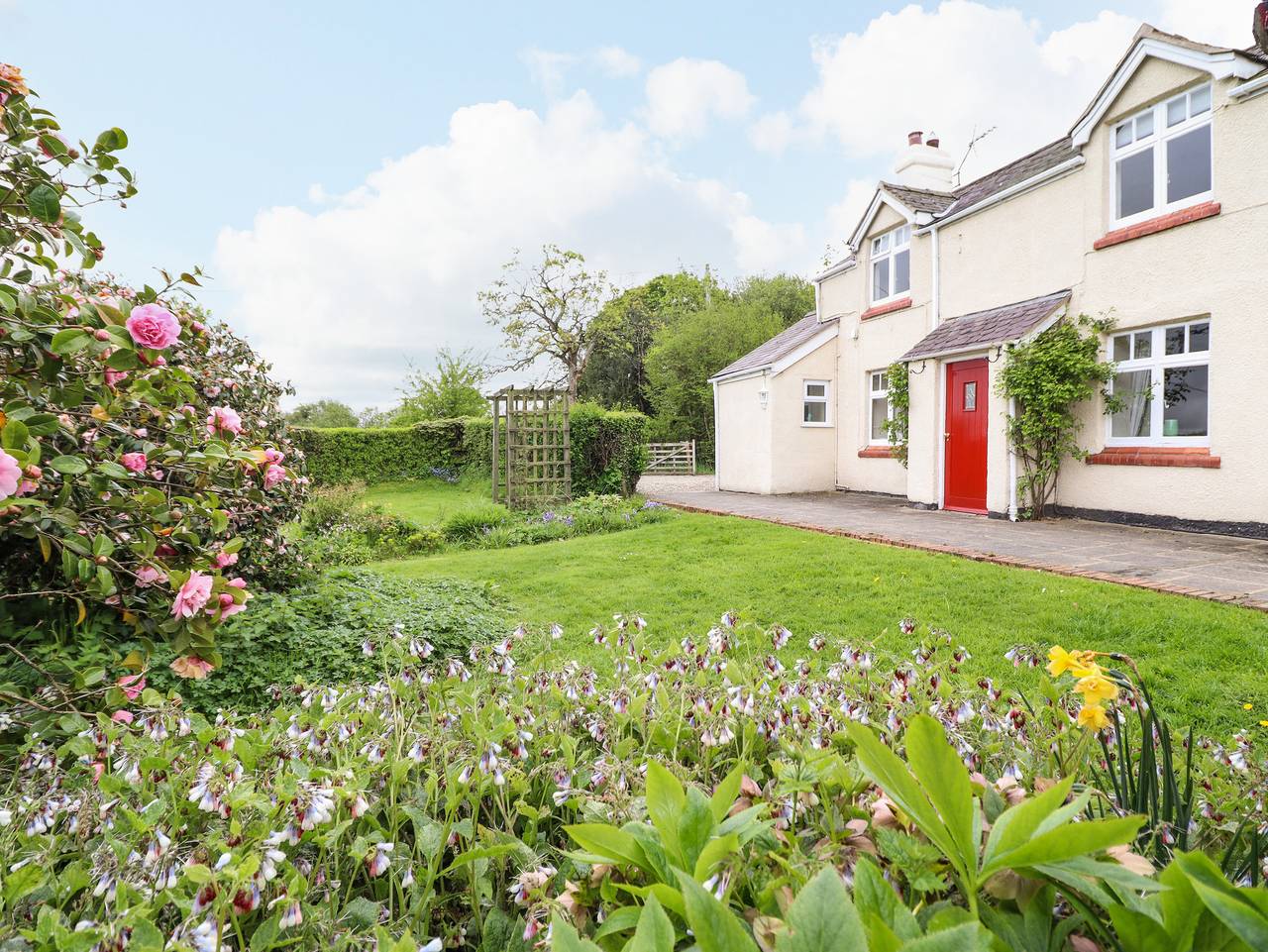 Plas Cwtta in Denbighshire