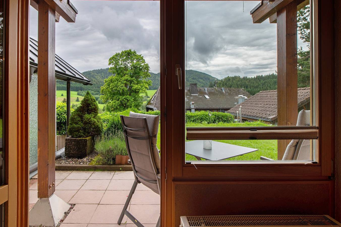 Ganze Wohnung, Ferienwohnung Ahorn" mit Bergblick, privater Terrasse und Wlan in Bernau im Schwarzwald, Südschwarzwald