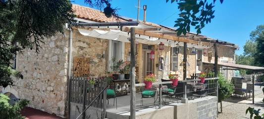 Cottage pour 2 personnes, avec piscine et jardin, animaux acceptés à Prades-sur-Vernazobre